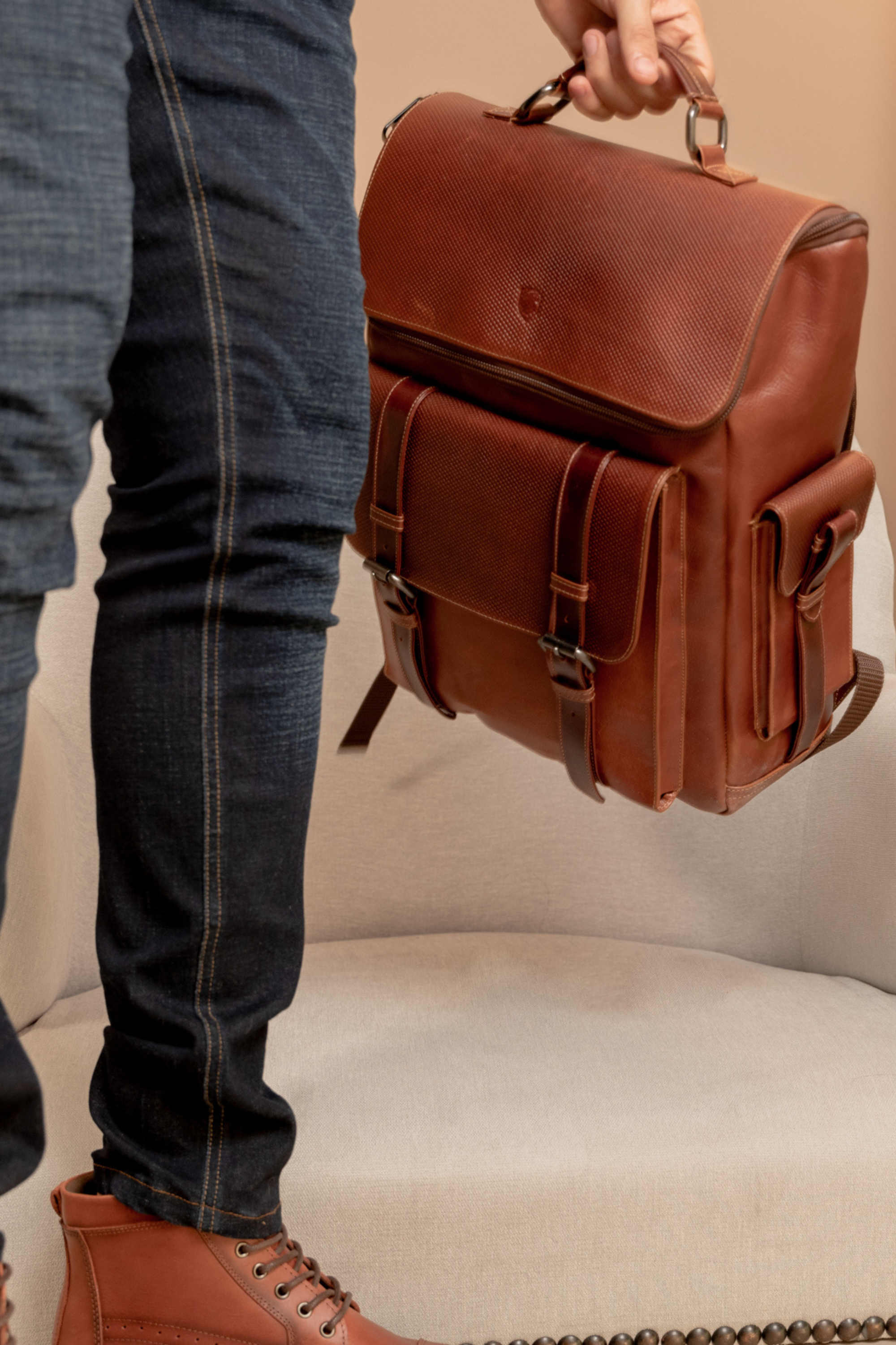 ADRIAN MULTIFUNCTIONAL BACKPACK IN HONEY LEATHER FOR MEN | LUXERO