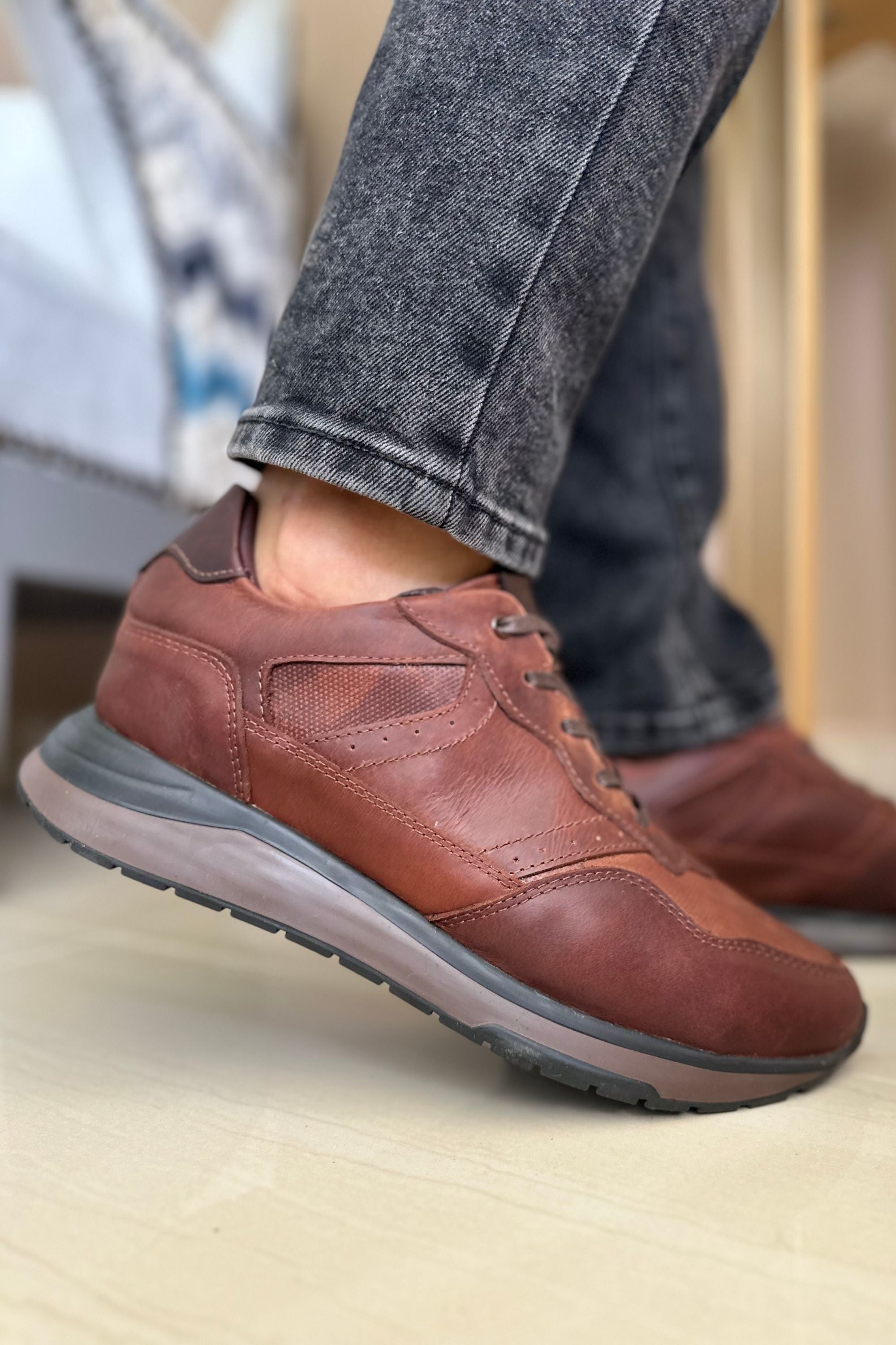TENIS EN CUERO ENCERADO PARA HOMBRE COLOR COÑAC  | REF: DUBLIN B99