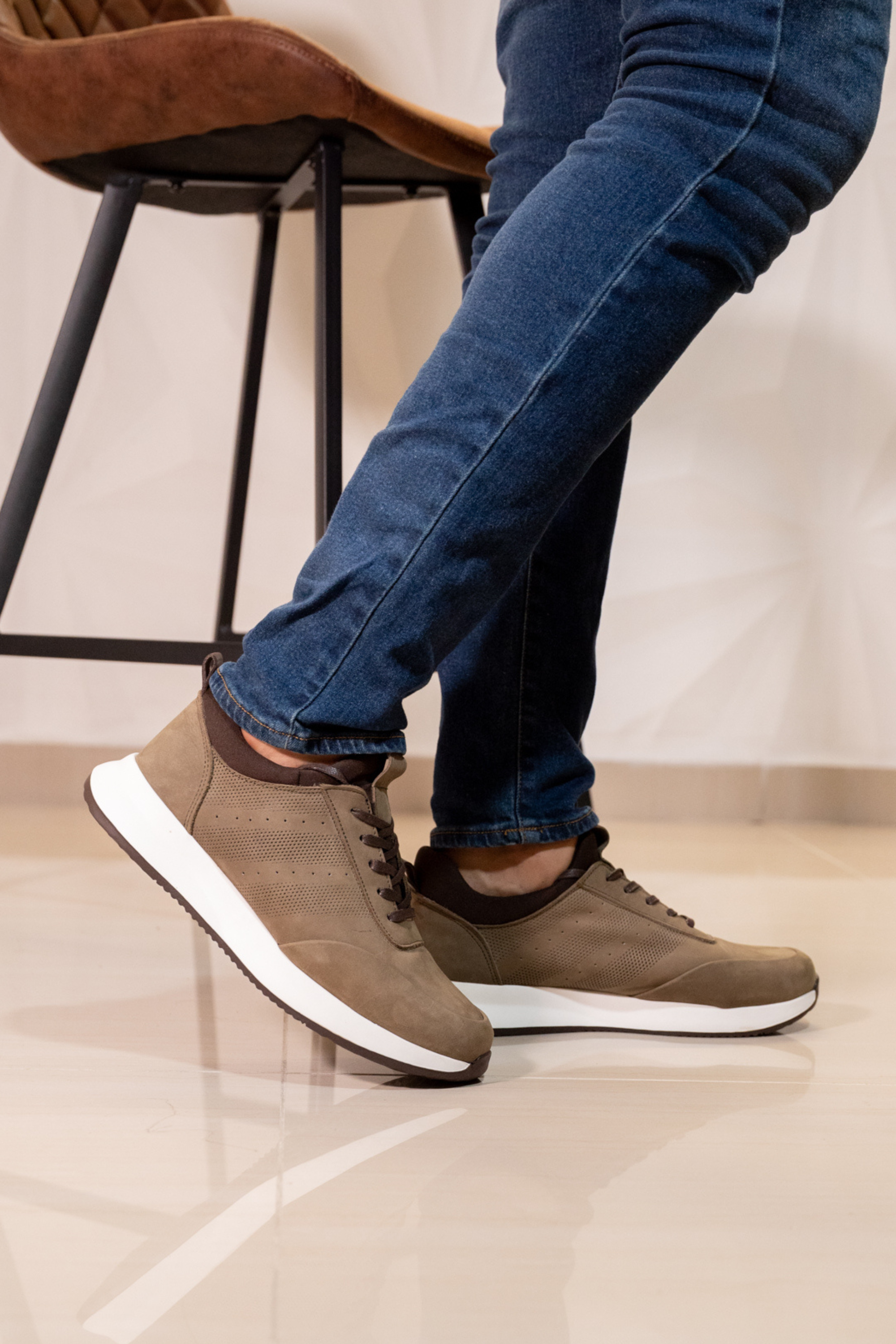 TENIS EN CUERO IMBLU PARA HOMBRE REF: FERRARA 3216