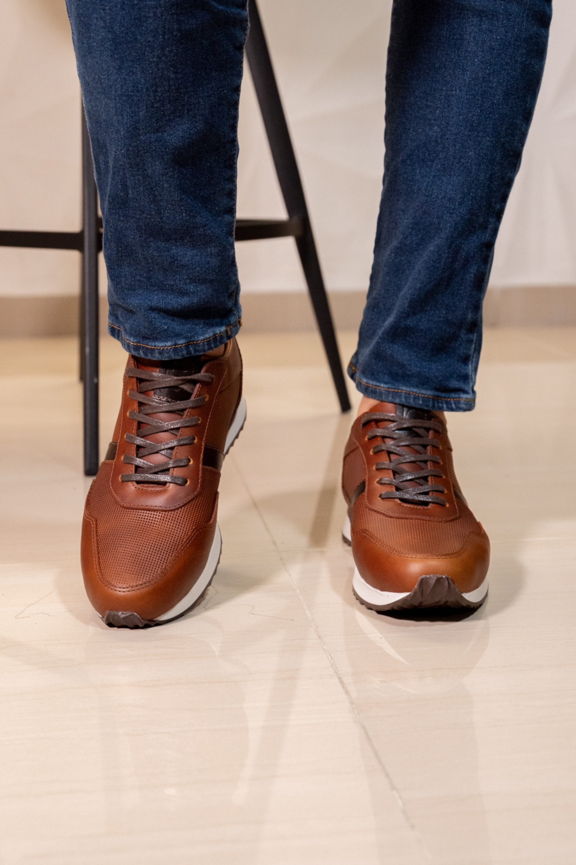 TENIS EN CUERO MIEL PARA HOMBRE REF: NOVARA B44