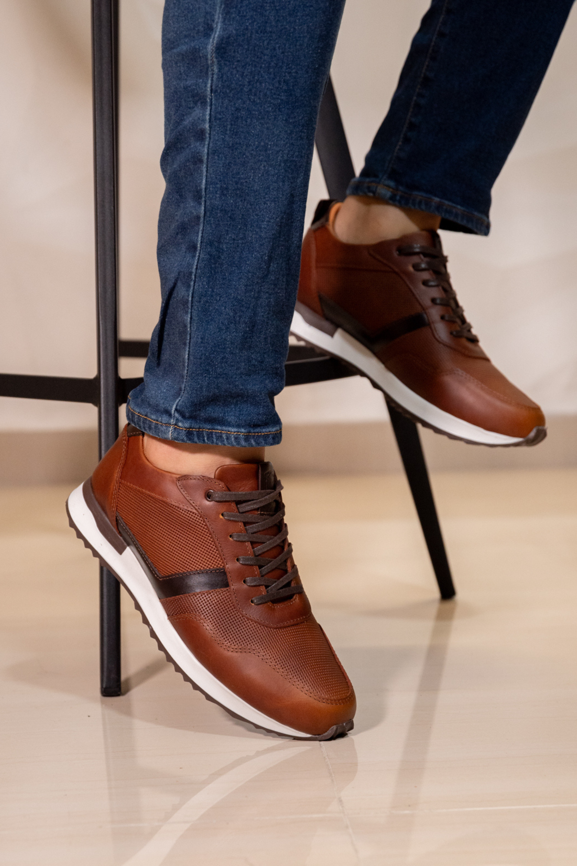 TENIS EN CUERO MIEL PARA HOMBRE REF: NOVARA B44