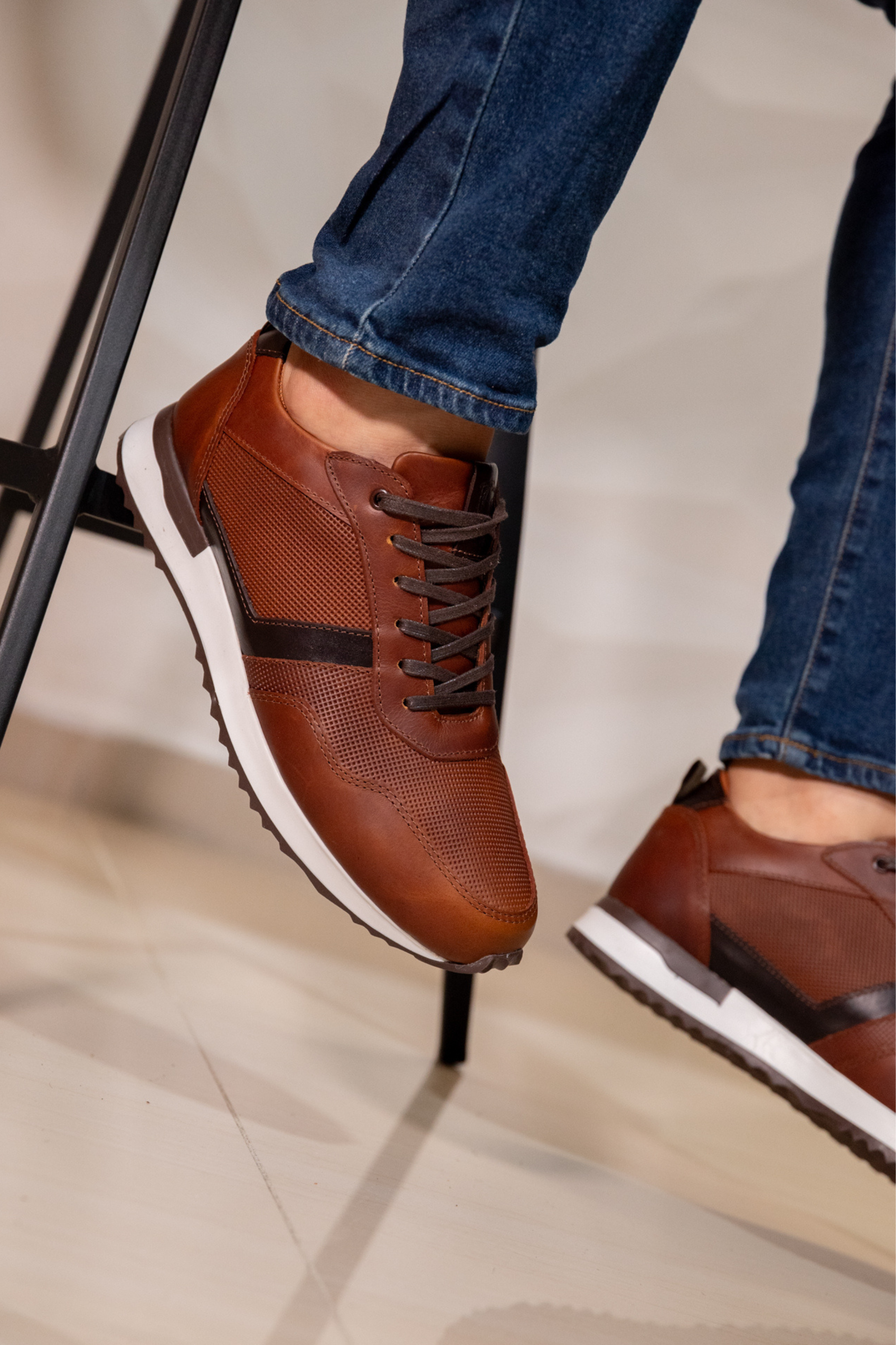 TENIS EN CUERO MIEL PARA HOMBRE REF: NOVARA B44