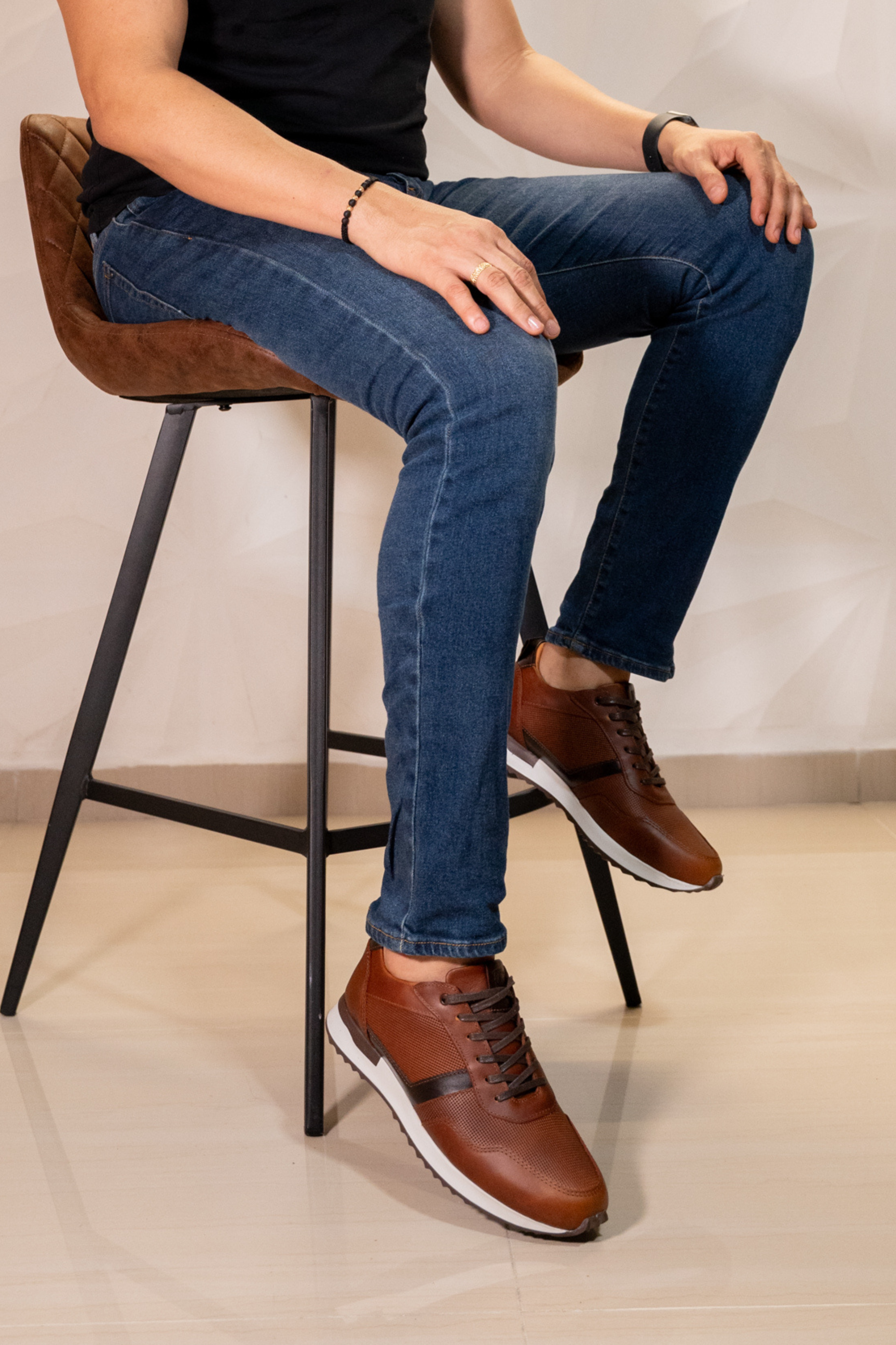 TENIS EN CUERO MIEL PARA HOMBRE REF: NOVARA B44