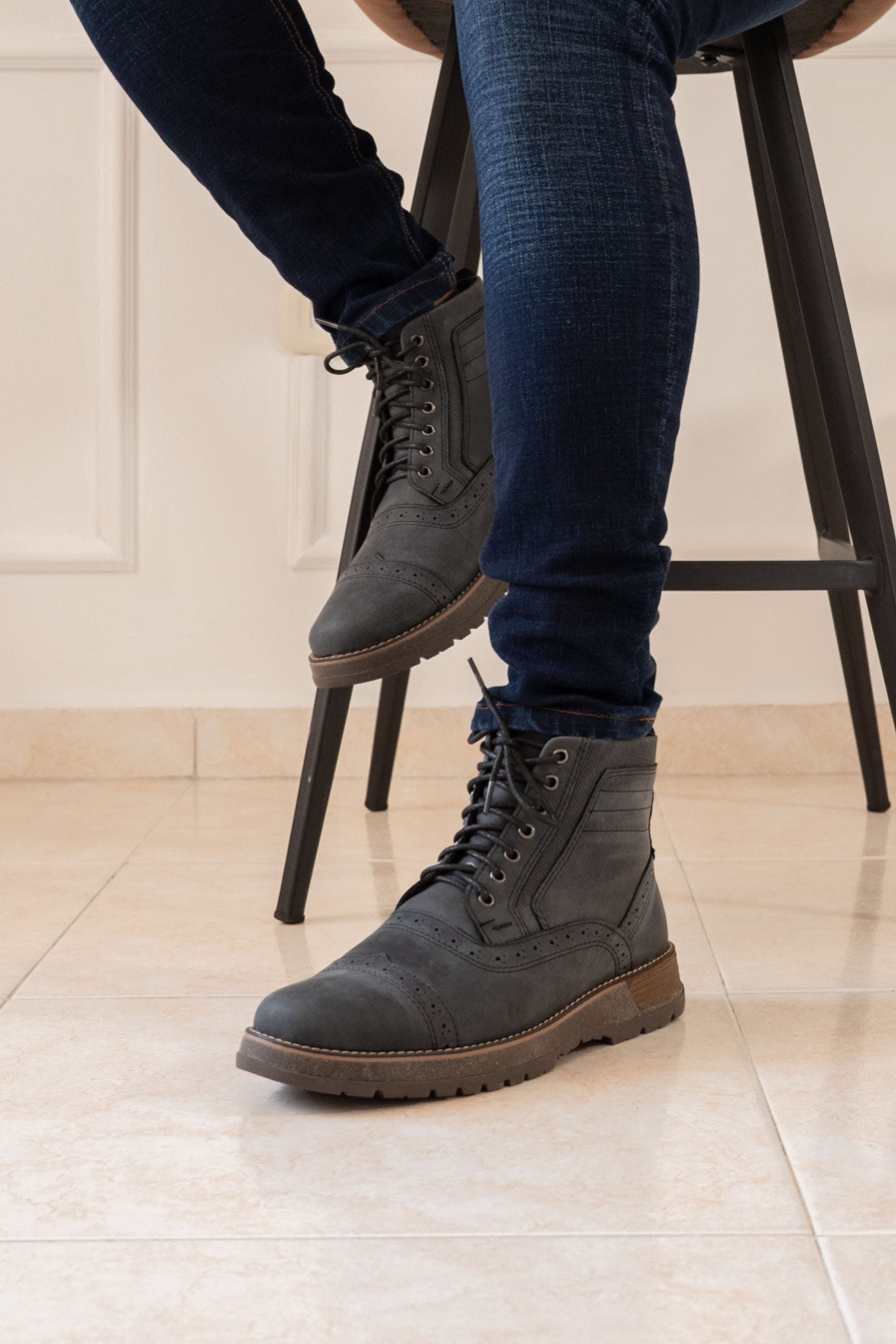 BOTAS DREAMS PARA HOMBRE EN CUERO GRIS REF: TUNJA