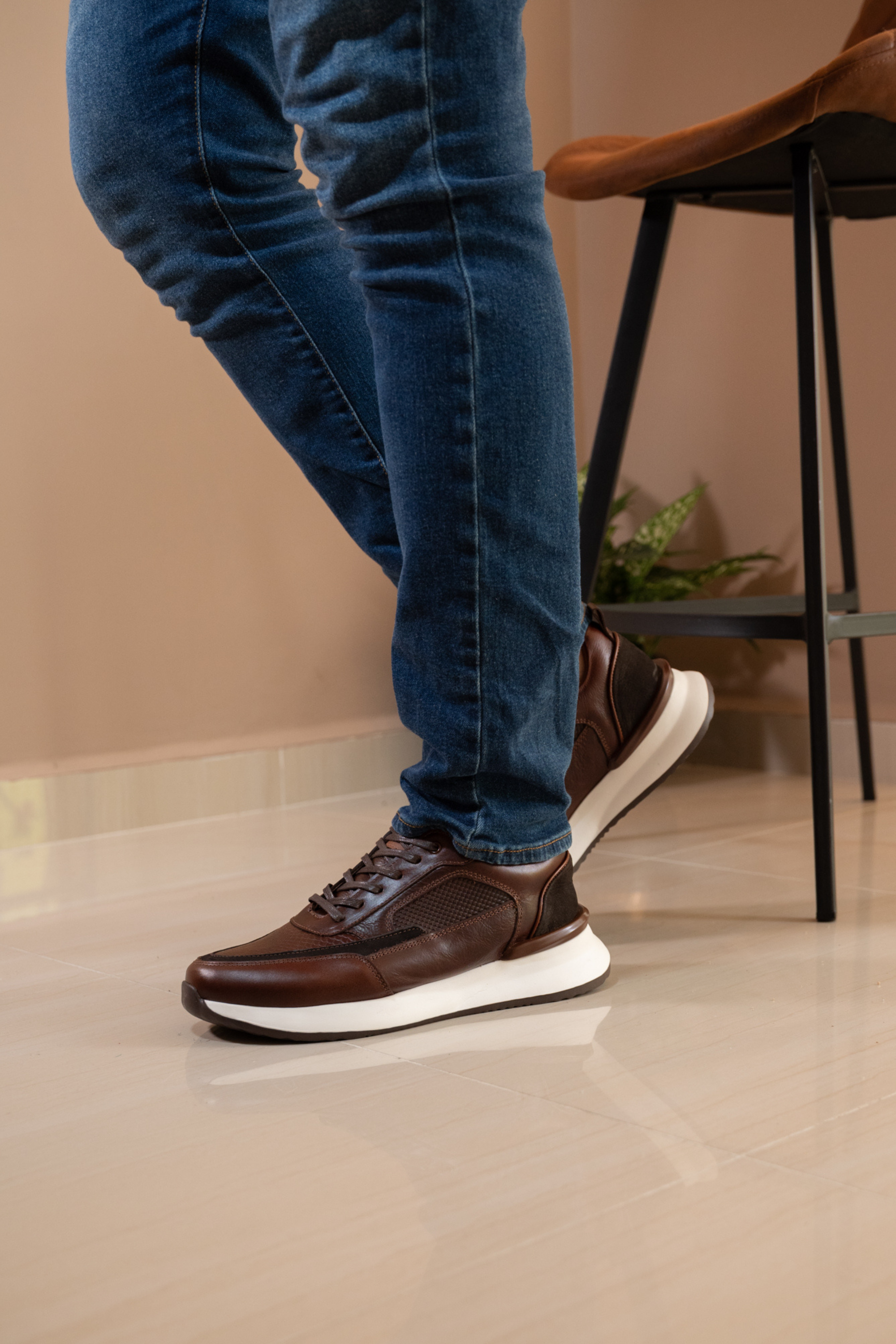 TENIS PARA HOMBRE EN CUERO CAFÉ REF: VERONA 3205