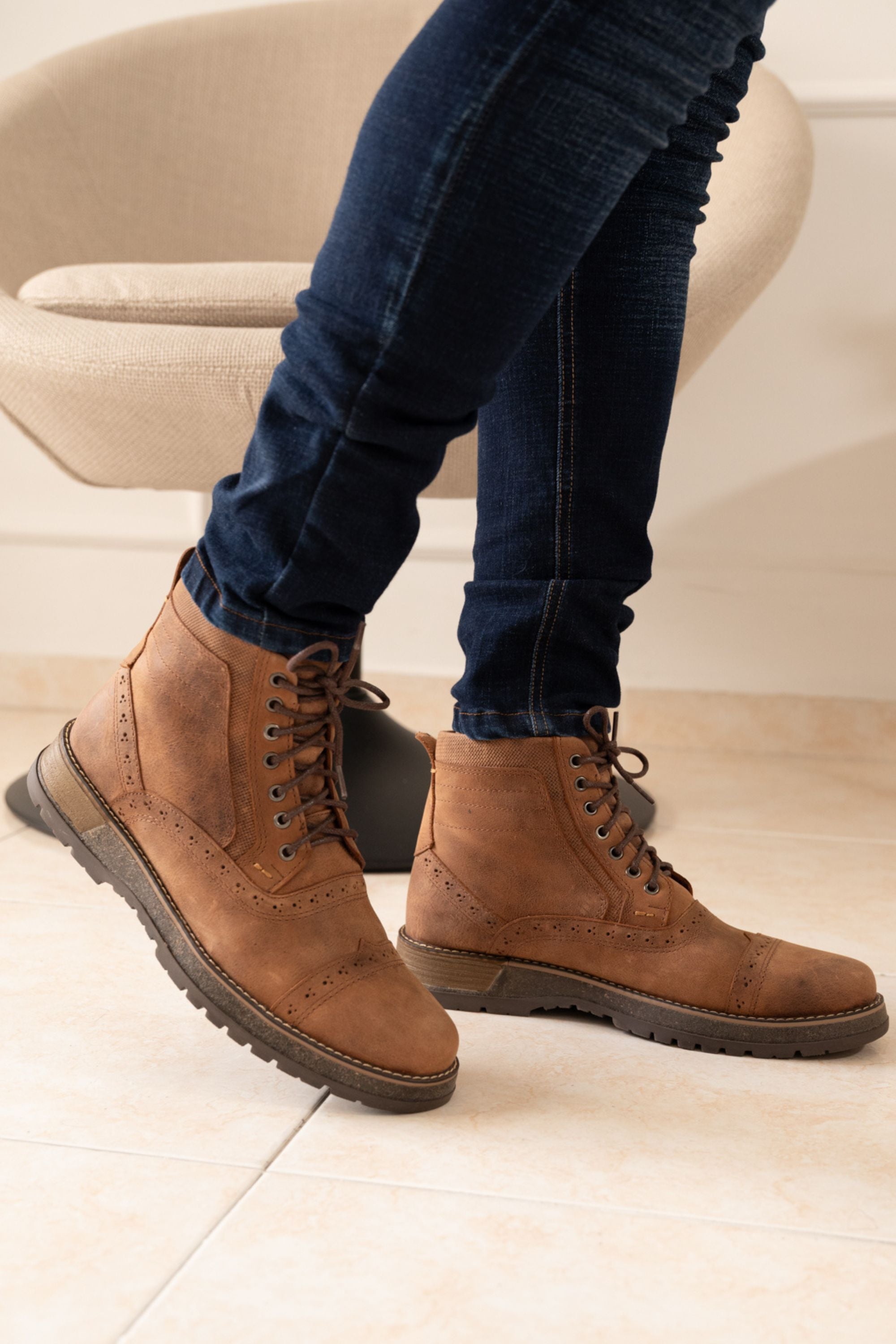 BOTAS DREAMS PARA HOMBRE EN CUERO MIEL REF: TUNJA CREMA