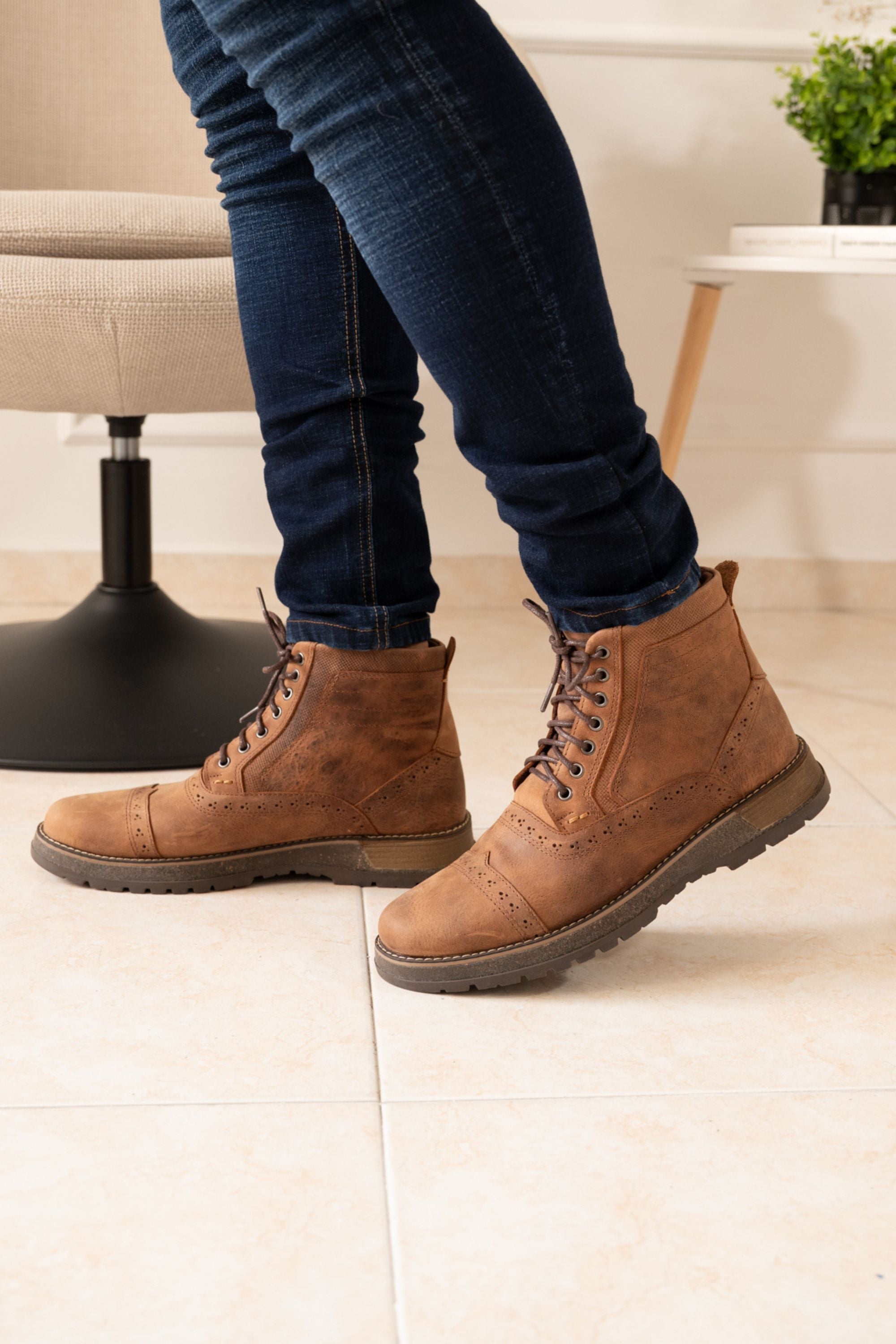BOTAS DREAMS PARA HOMBRE EN CUERO MIEL REF: TUNJA CREMA