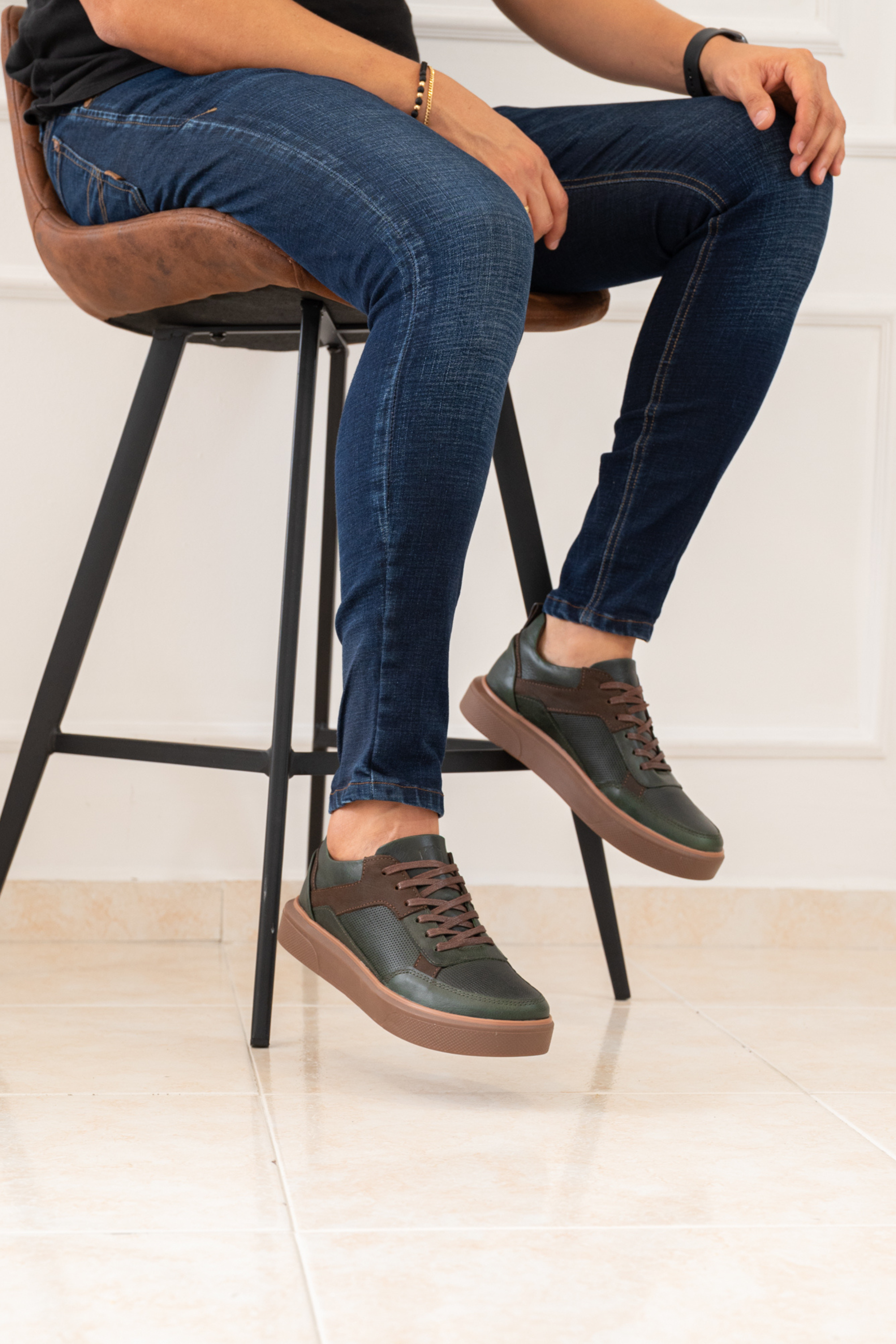 TENIS EN CUERO VERDE PARA HOMBRE REF: 3218 GEMS