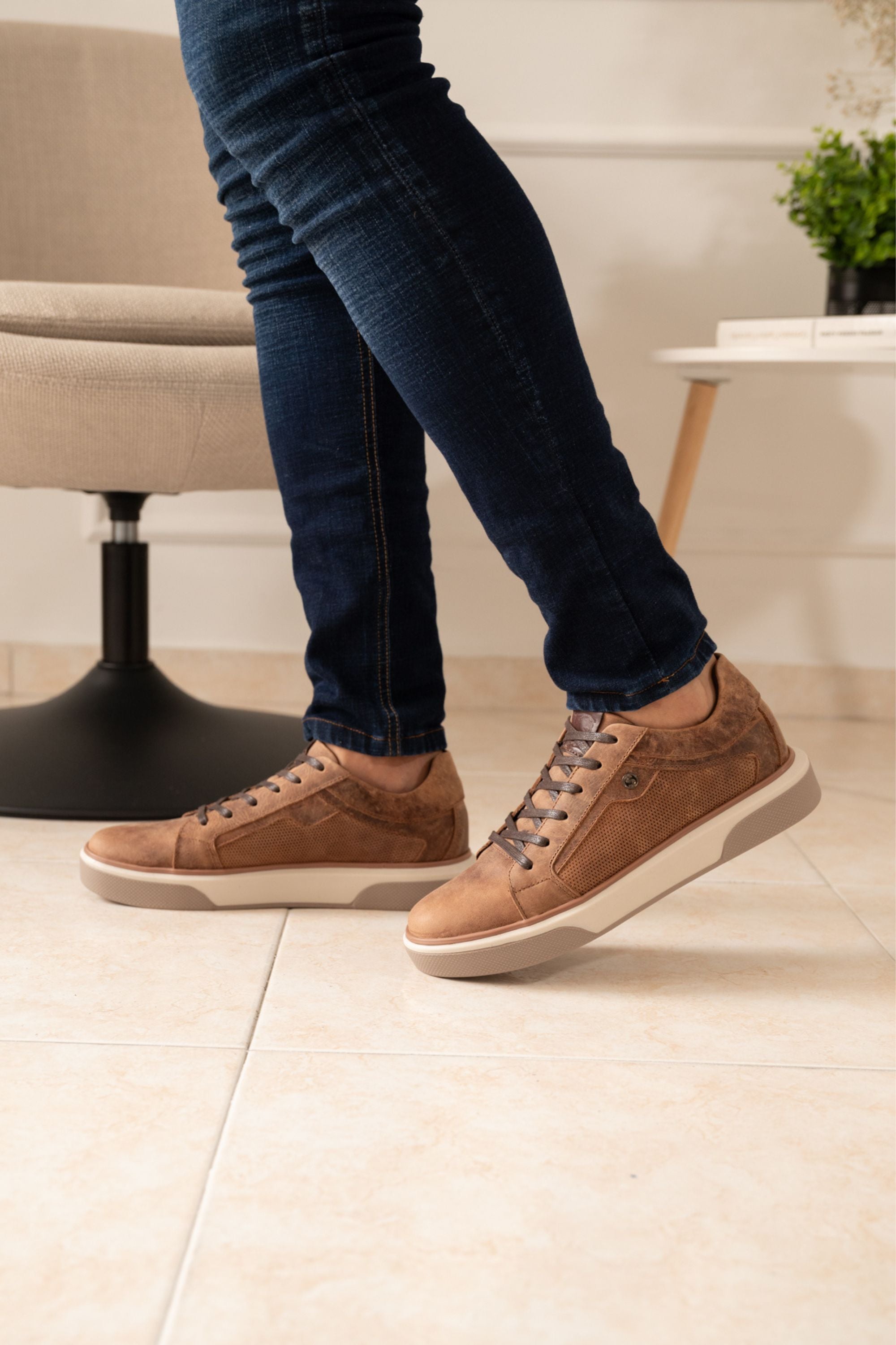TENIS EN CUERO CREMA PARA HOMBRE REF: 3208 PARZIVAL