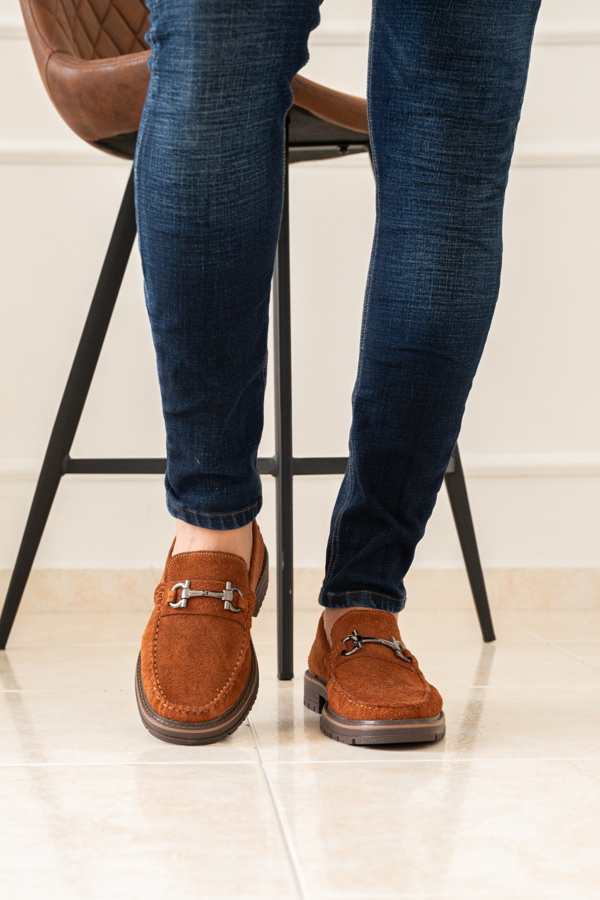 MEN’S TIAGO LOAFER IN HONEY SUEDE WITH RED LINING | REF: 663