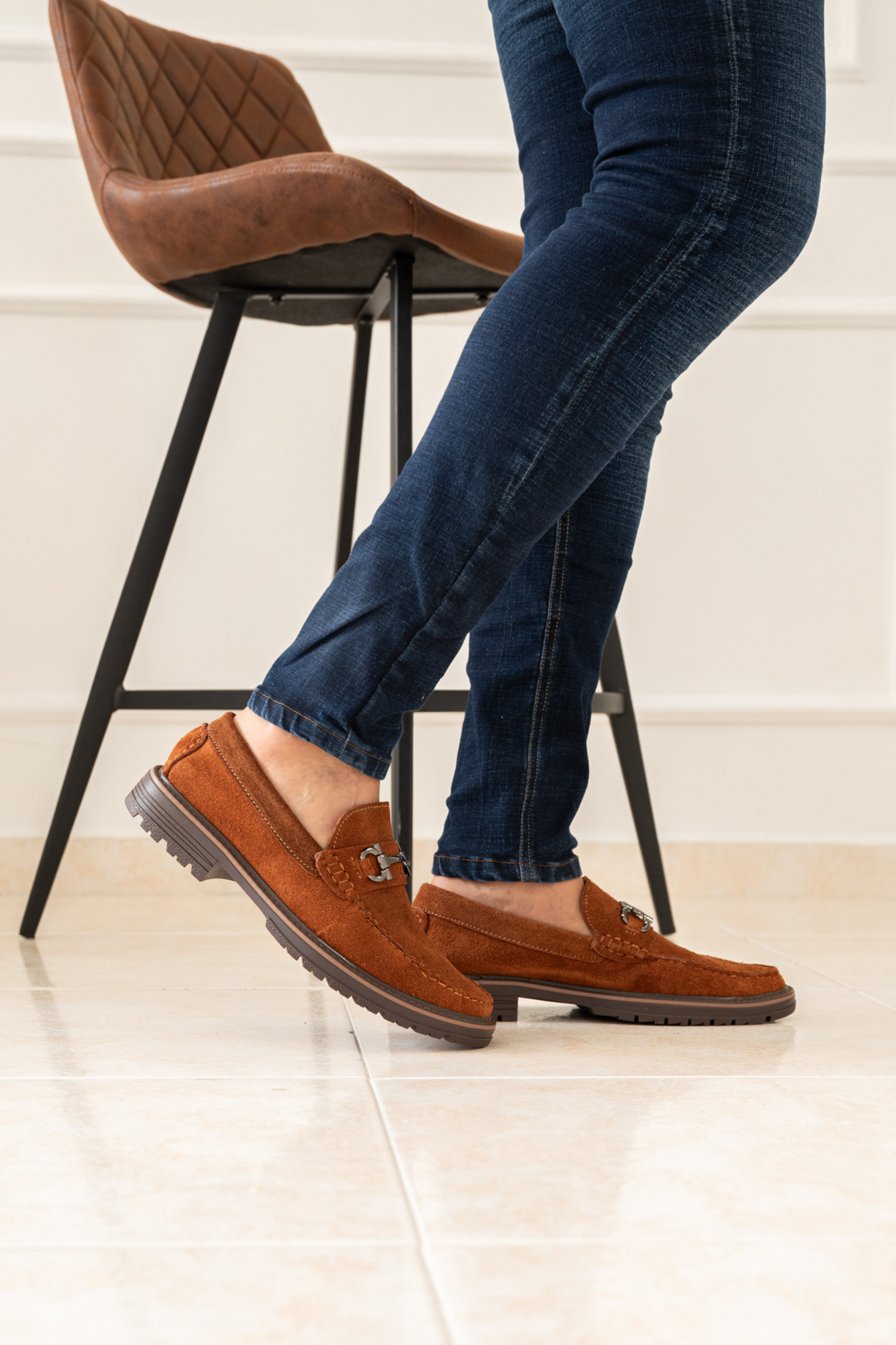 MEN’S TIAGO LOAFER IN HONEY SUEDE WITH RED LINING | REF: 663