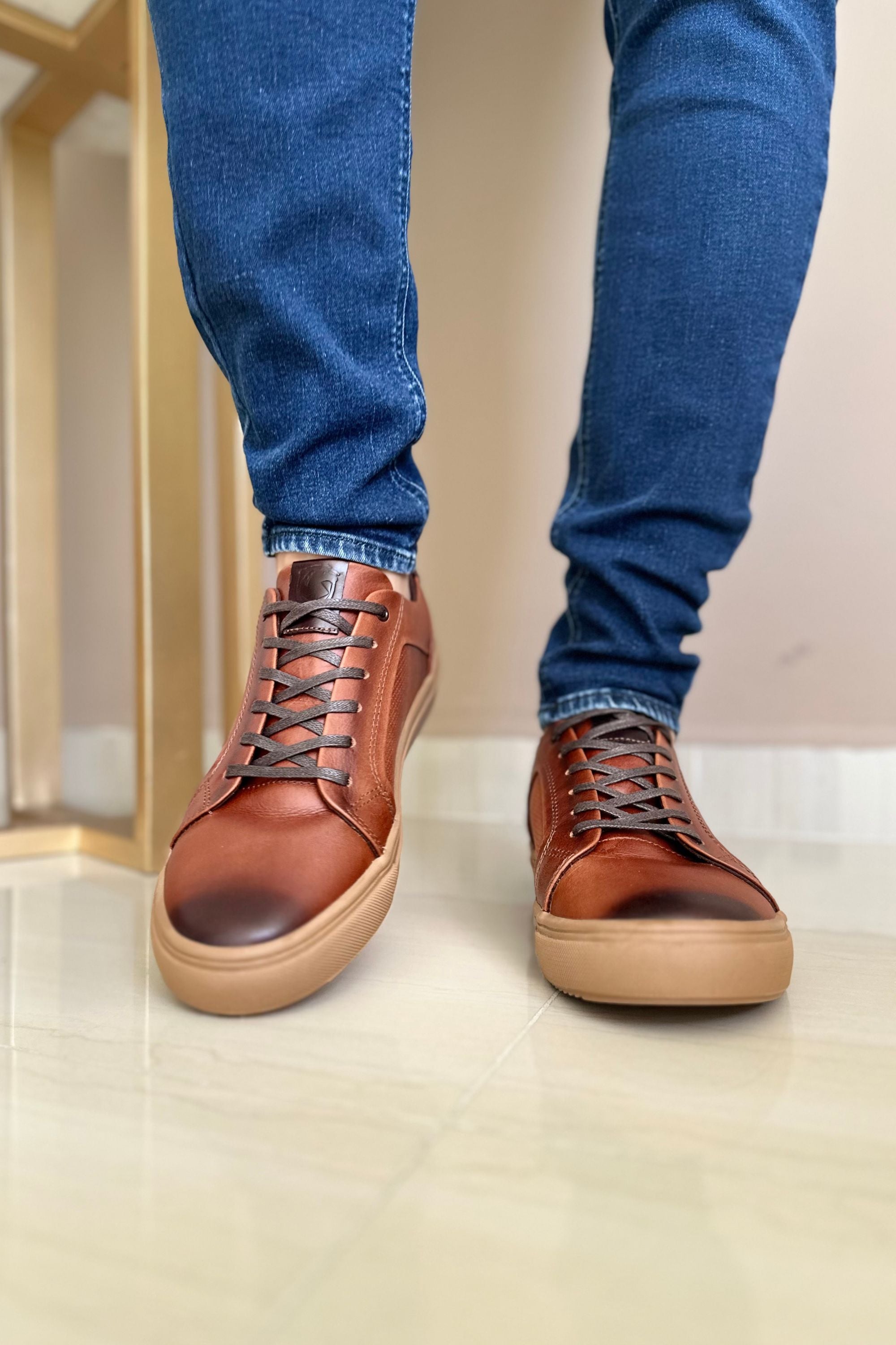 SNEAKERS EN CUERO CONAC PARA HOMBRE REF: 577 BYUL