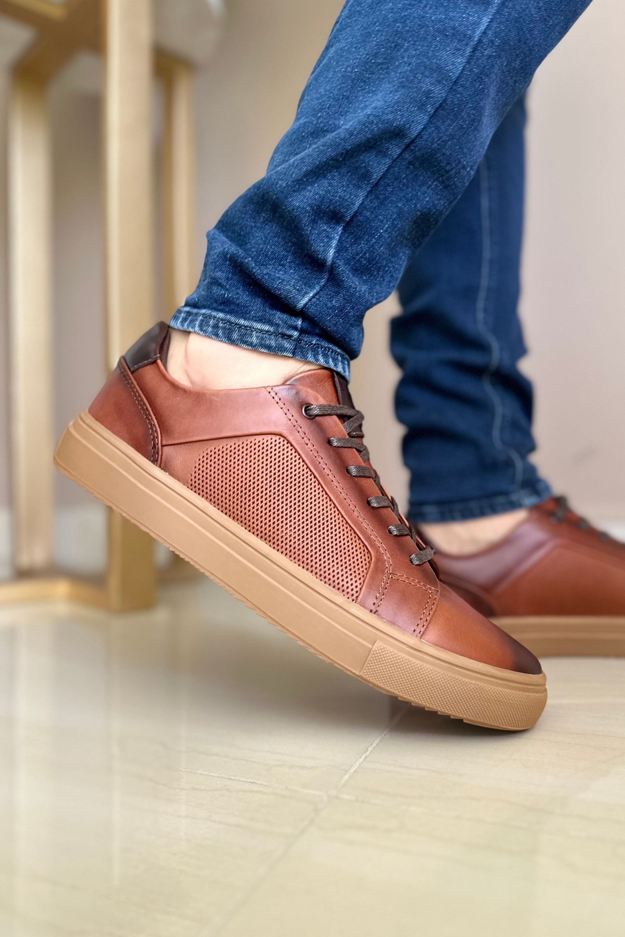 SNEAKERS EN CUERO CONAC PARA HOMBRE REF: 577 BYUL