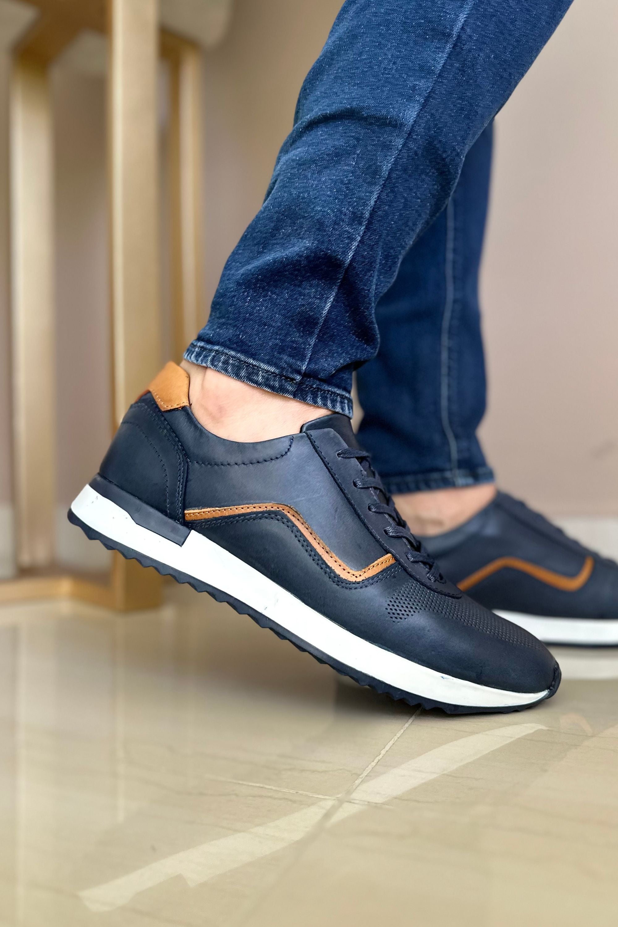 TENIS PARA HOMBRE EN CUERO AZUL REF: LECCE 3020