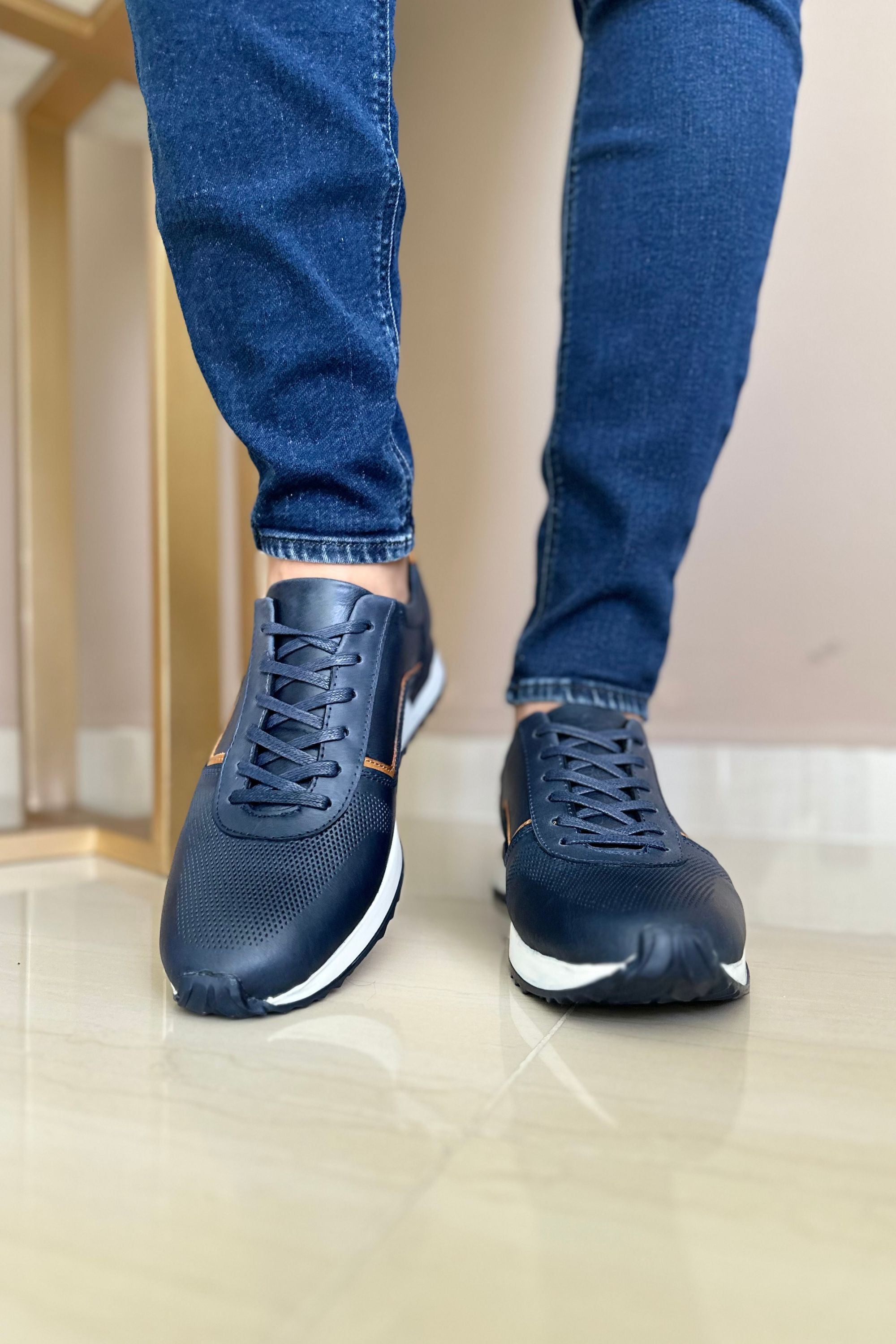 TENIS PARA HOMBRE EN CUERO AZUL REF: LECCE 3020