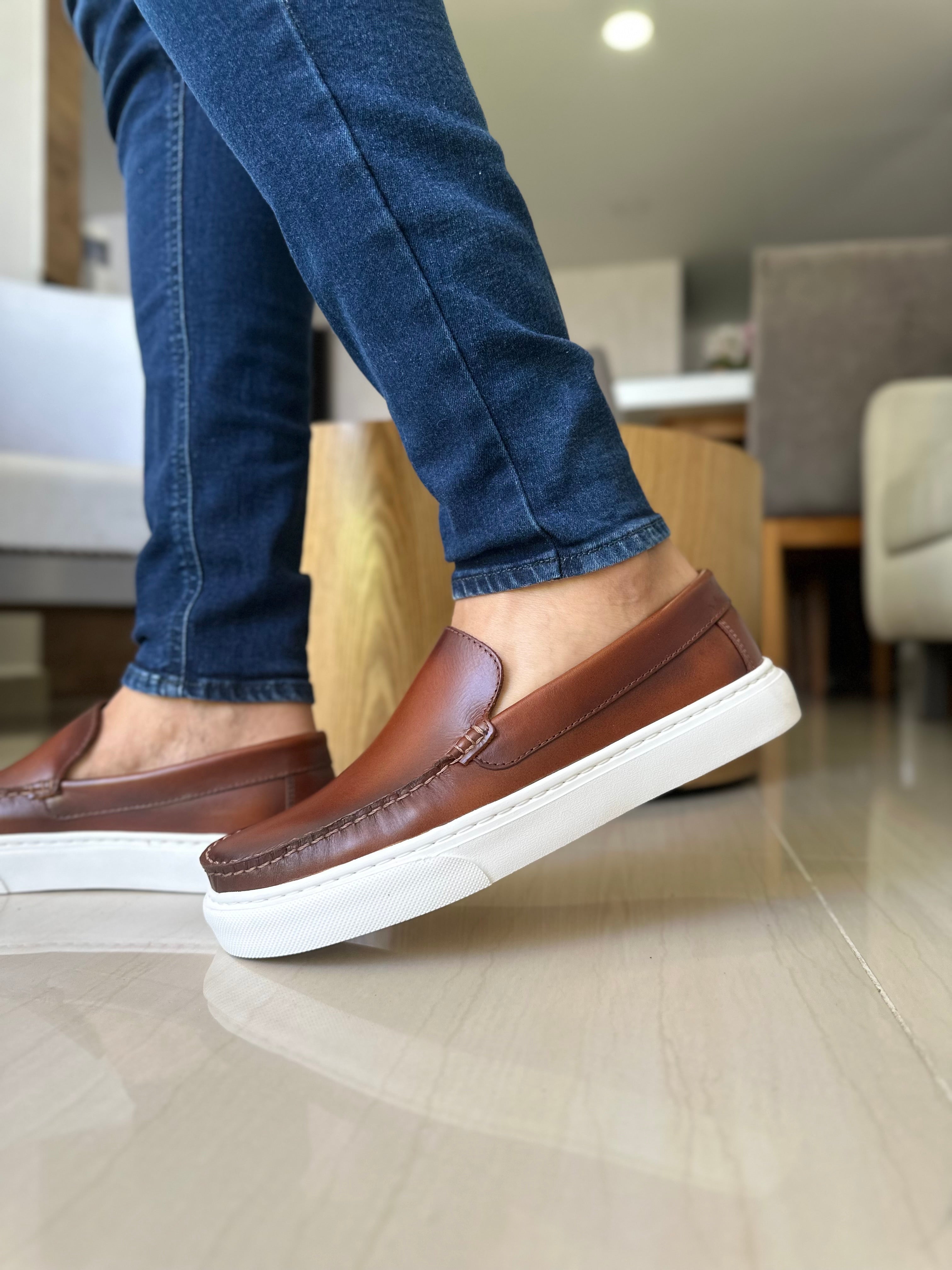 MEN’S LEATHER LOAFER SHOE IN COGNAC COLOR | REF: LUCIO