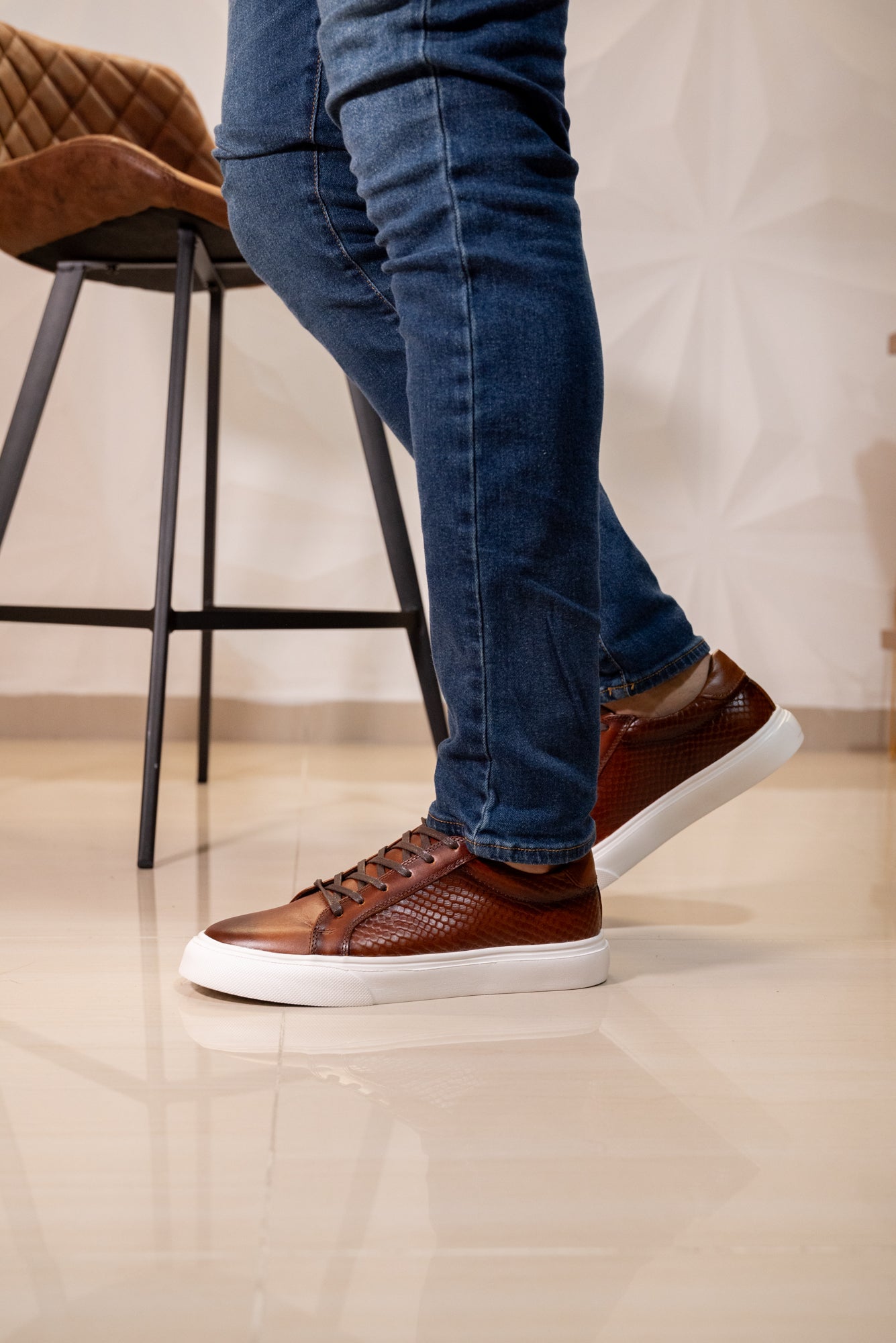 TENIS CUERO PARA HOMBRE MIEL REF: DOMINIC 602