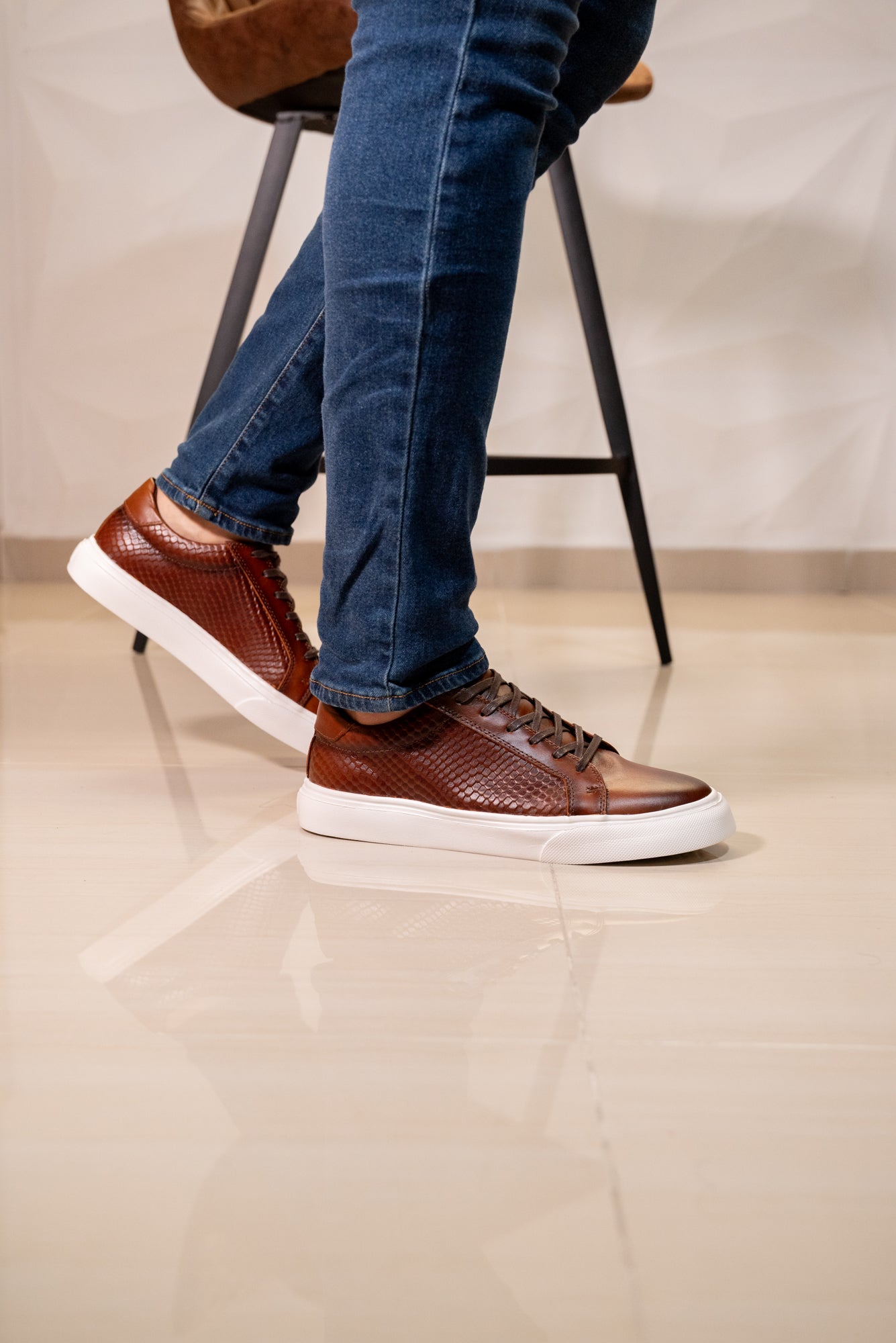 TENIS CUERO PARA HOMBRE MIEL REF: DOMINIC 602
