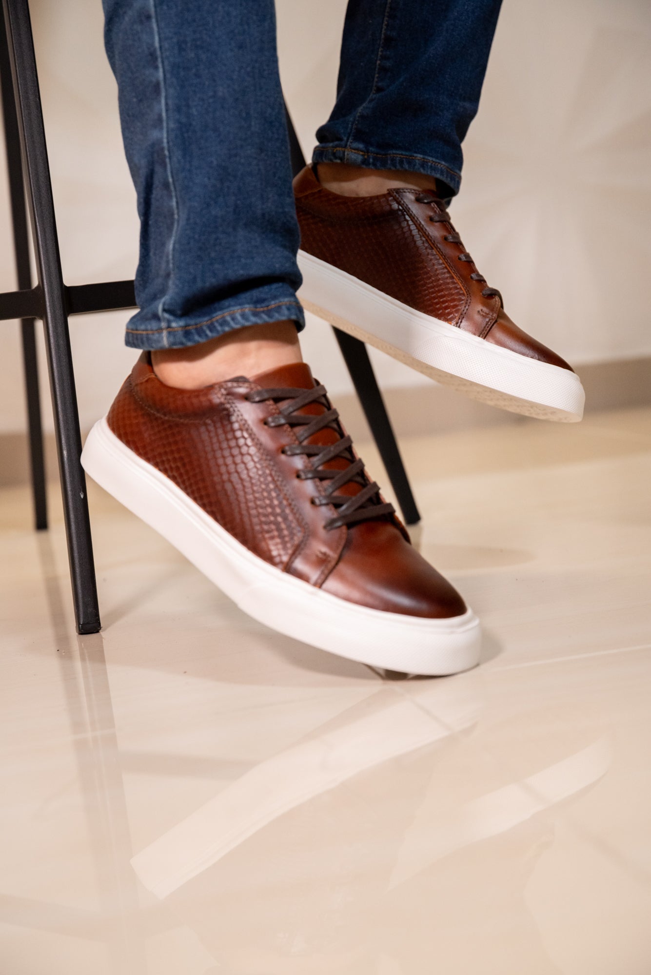 TENIS CUERO PARA HOMBRE MIEL REF: DOMINIC 602
