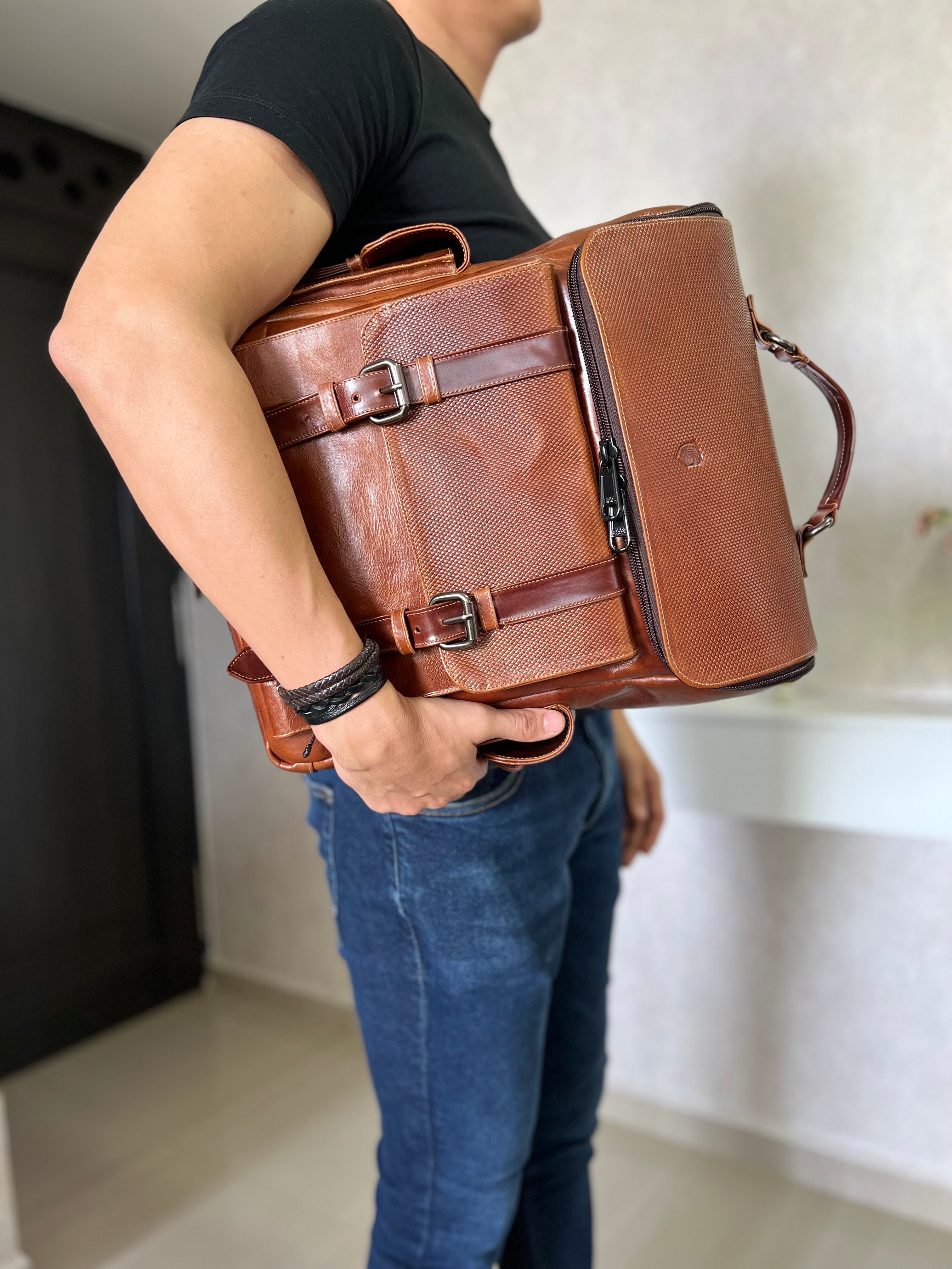 ADRIAN MULTIFUNCTIONAL BACKPACK IN HONEY LEATHER FOR MEN | LUXERO