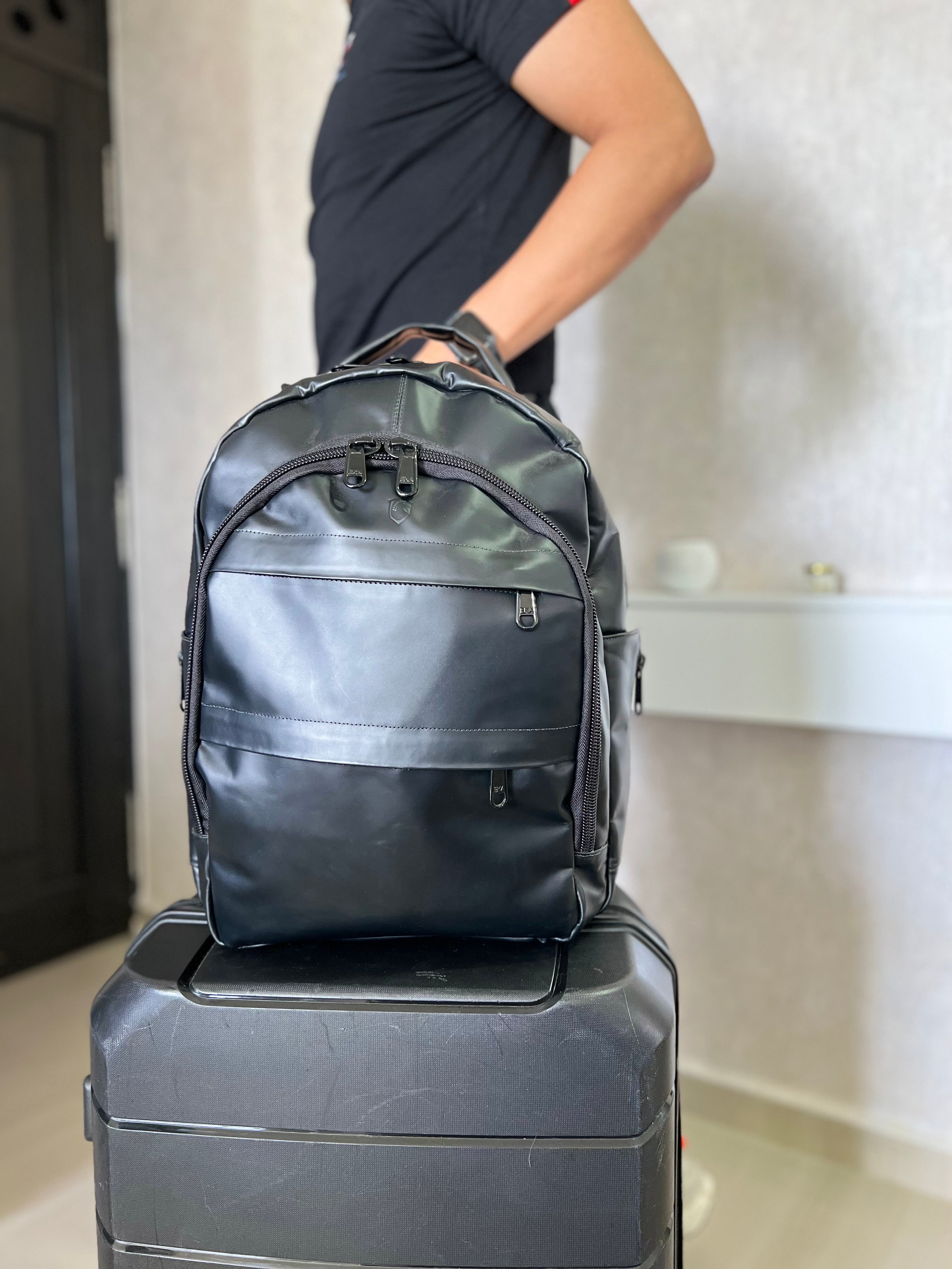 MIGUEL MULTIFUNCTIONAL BACKPACK IN BLACK LEATHER FOR MEN | LUXERO