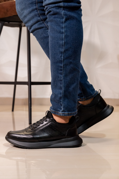 TENIS EN CUERO NEGRO PARA HOMBRE REF: FERRARA 3216