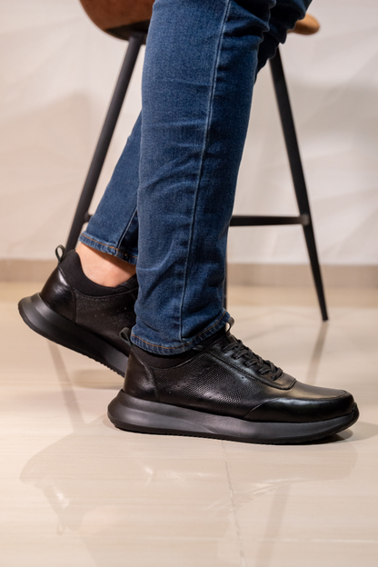 TENIS EN CUERO NEGRO PARA HOMBRE REF: FERRARA 3216