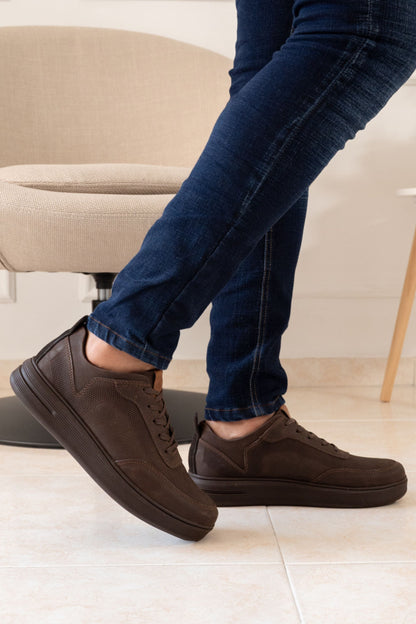 TENIS EN CUERO CAFÉ PARA HOMBRE REF: 3134 JUNG