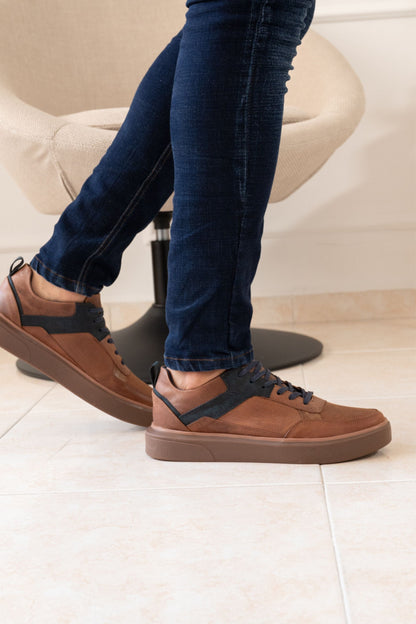 TENIS EN CUERO CAFE PARA HOMBRE REF: 3218 GEMS