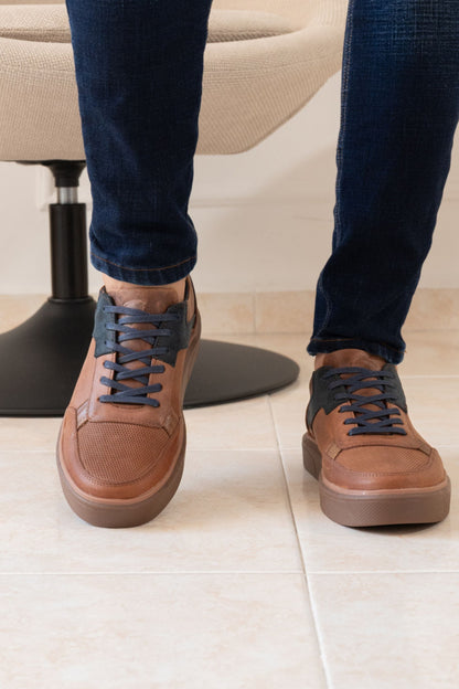 TENIS EN CUERO CAFE PARA HOMBRE REF: 3218 GEMS