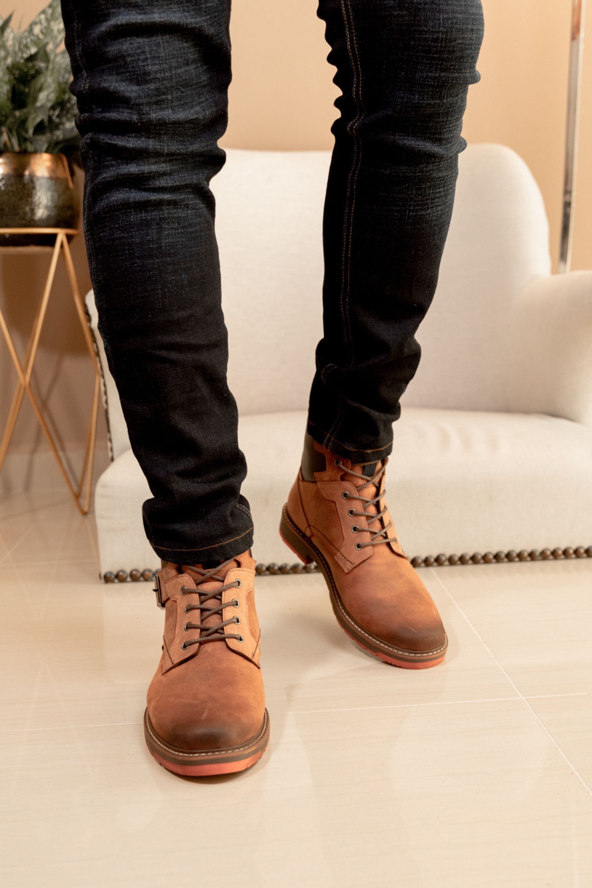 BOTAS PARA  HOMBRE EN CUERO  /DAVIDSON MIEL CLARO NOBUCK REF: SORA COÑAG