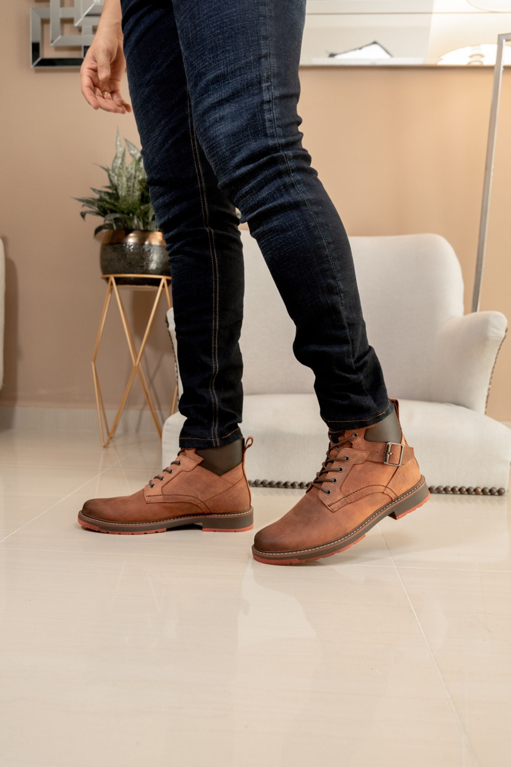 BOTAS PARA  HOMBRE EN CUERO  /DAVIDSON MIEL CLARO NOBUCK REF: SORA COÑAG