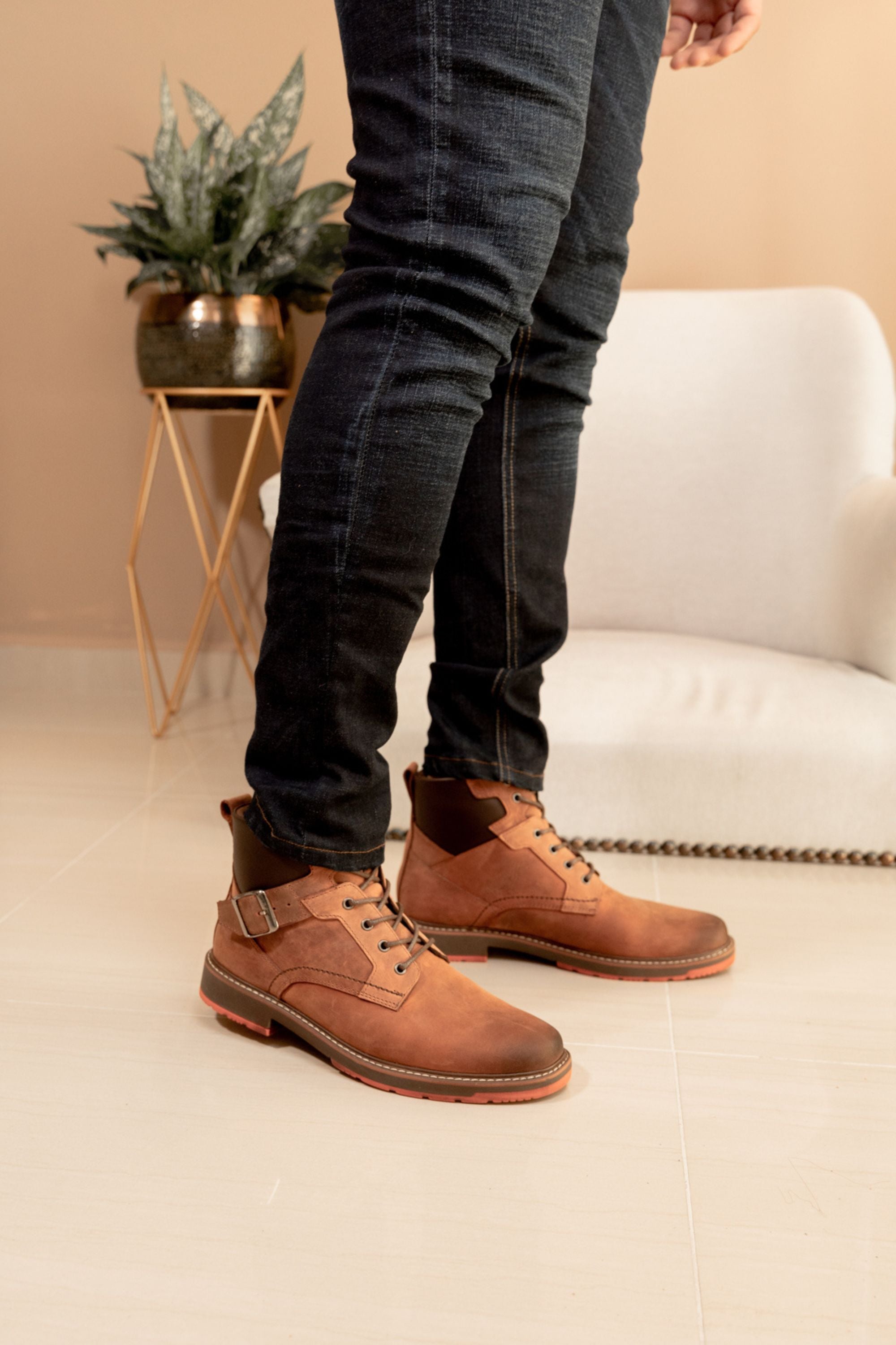 BOTAS PARA  HOMBRE EN CUERO  /DAVIDSON MIEL CLARO NOBUCK REF: SORA COÑAG